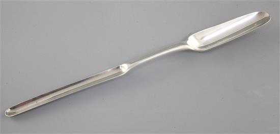 A George II silver marrow scoop, Length: 235mm Weight: 1.3oz/41grms